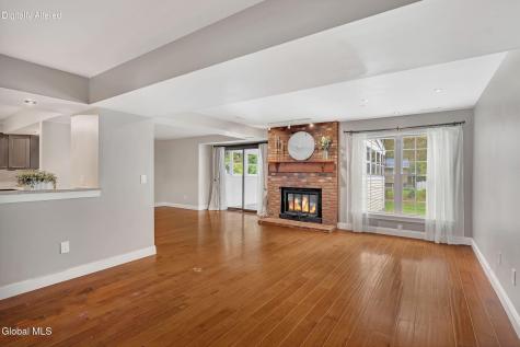 43 Grant Hill Court Clifton Park NY 12065