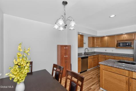 7324 Vic Court Schenectady NY 12303
