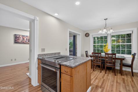 7324 Vic Court Schenectady NY 12303