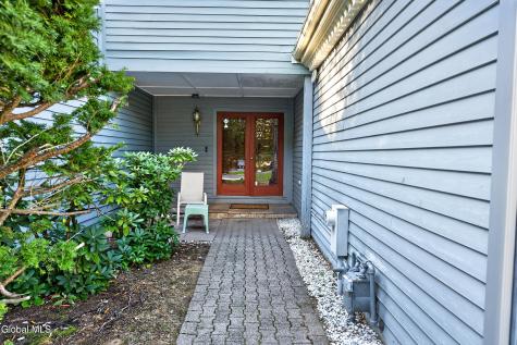 7324 Vic Court Schenectady NY 12303