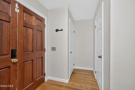 7324 Vic Court Schenectady NY 12303