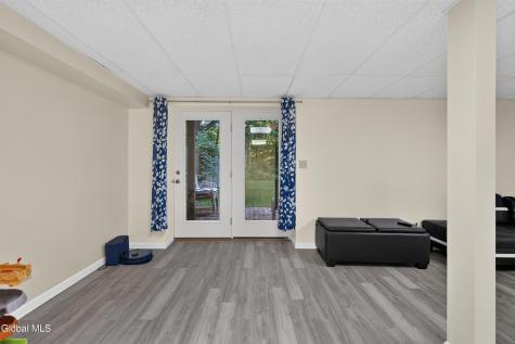 7324 Vic Court Schenectady NY 12303
