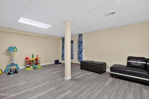 7324 Vic Court Schenectady NY 12303