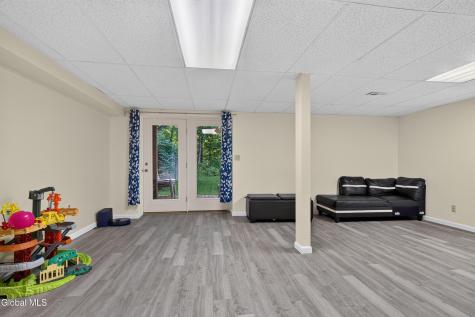 7324 Vic Court Schenectady NY 12303