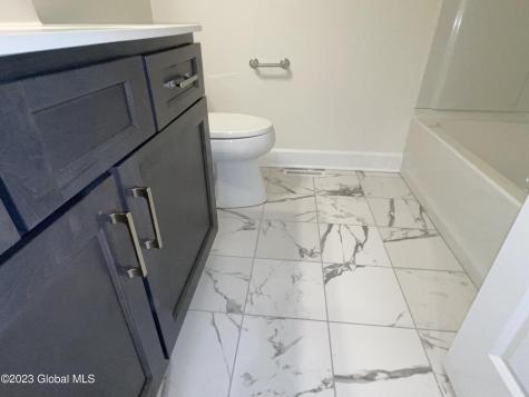 24 Priddle Lane Latham NY 12110