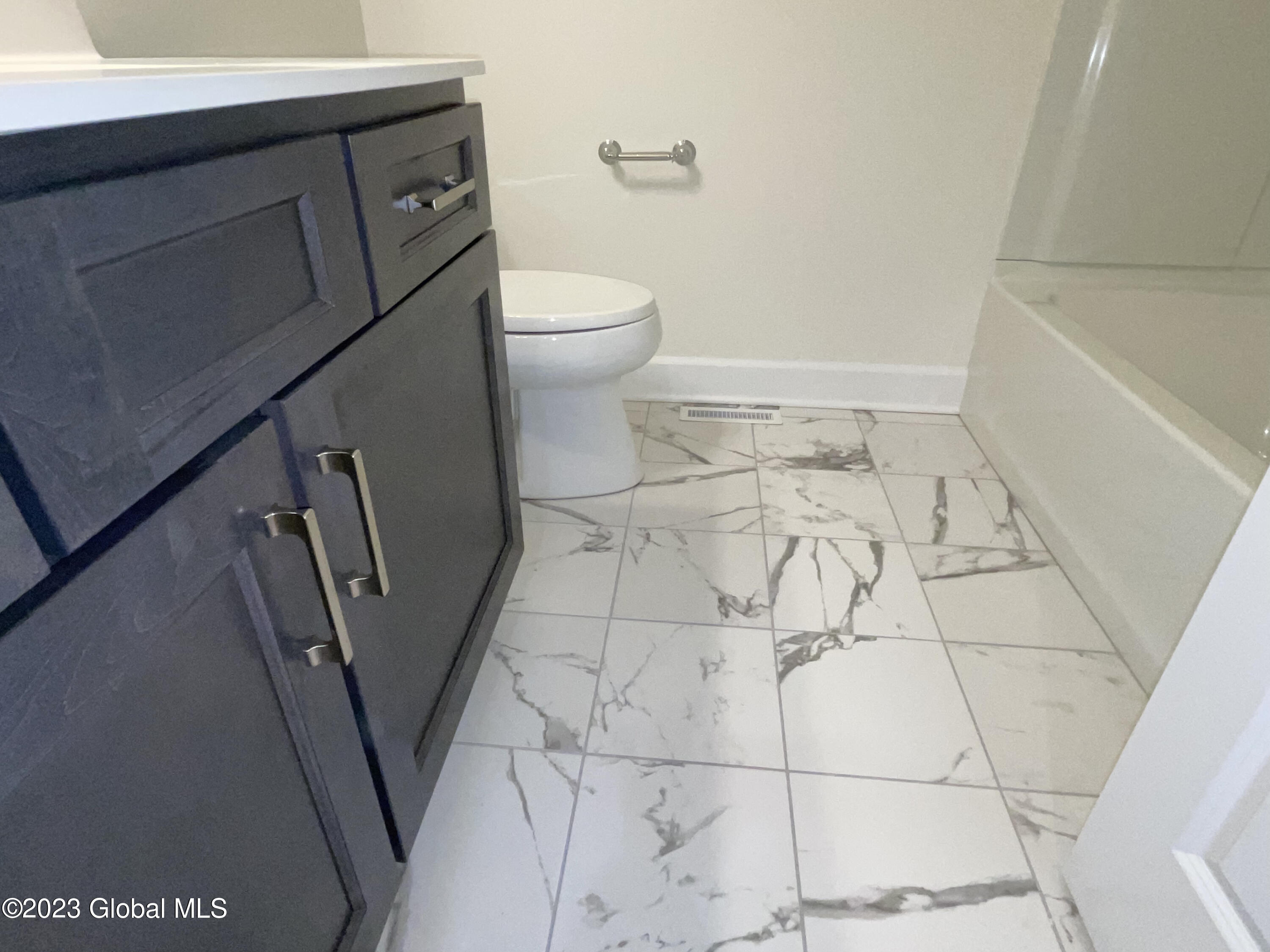 24 Priddle Lane Latham NY 12110