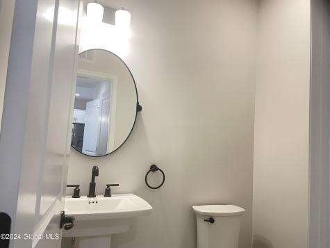 24 Priddle Lane Latham NY 12110