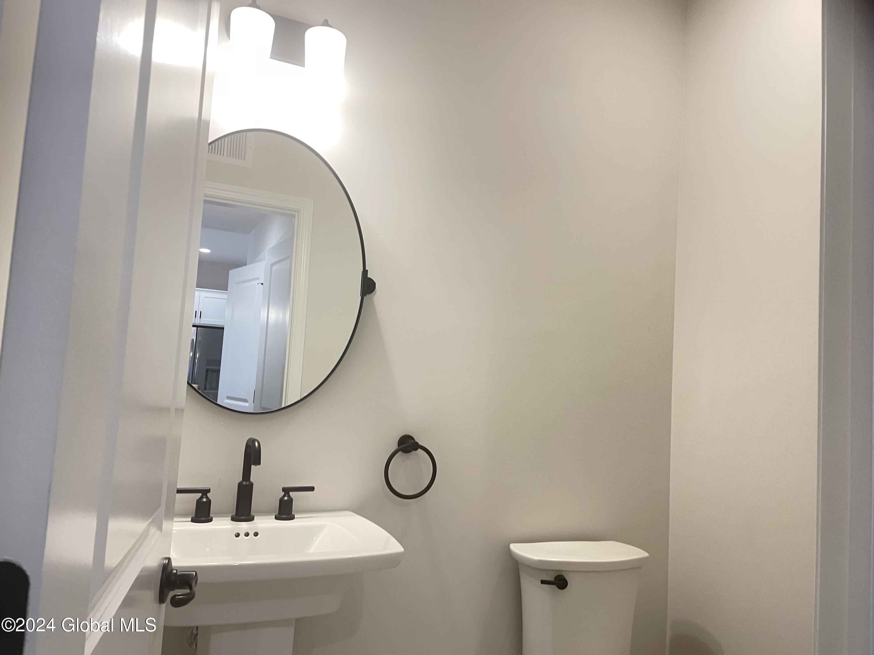 24 Priddle Lane Latham NY 12110