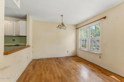 15 Kensington Square Cohoes NY 12047