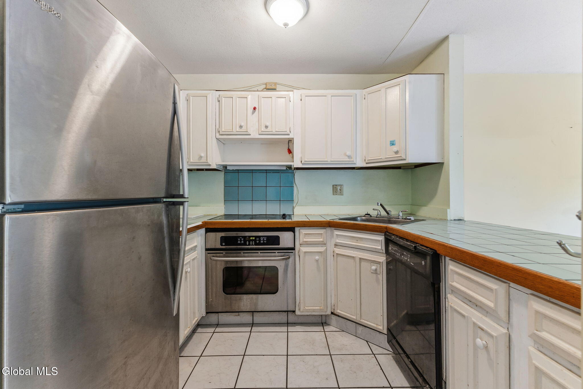 15 Kensington Square Cohoes NY 12047