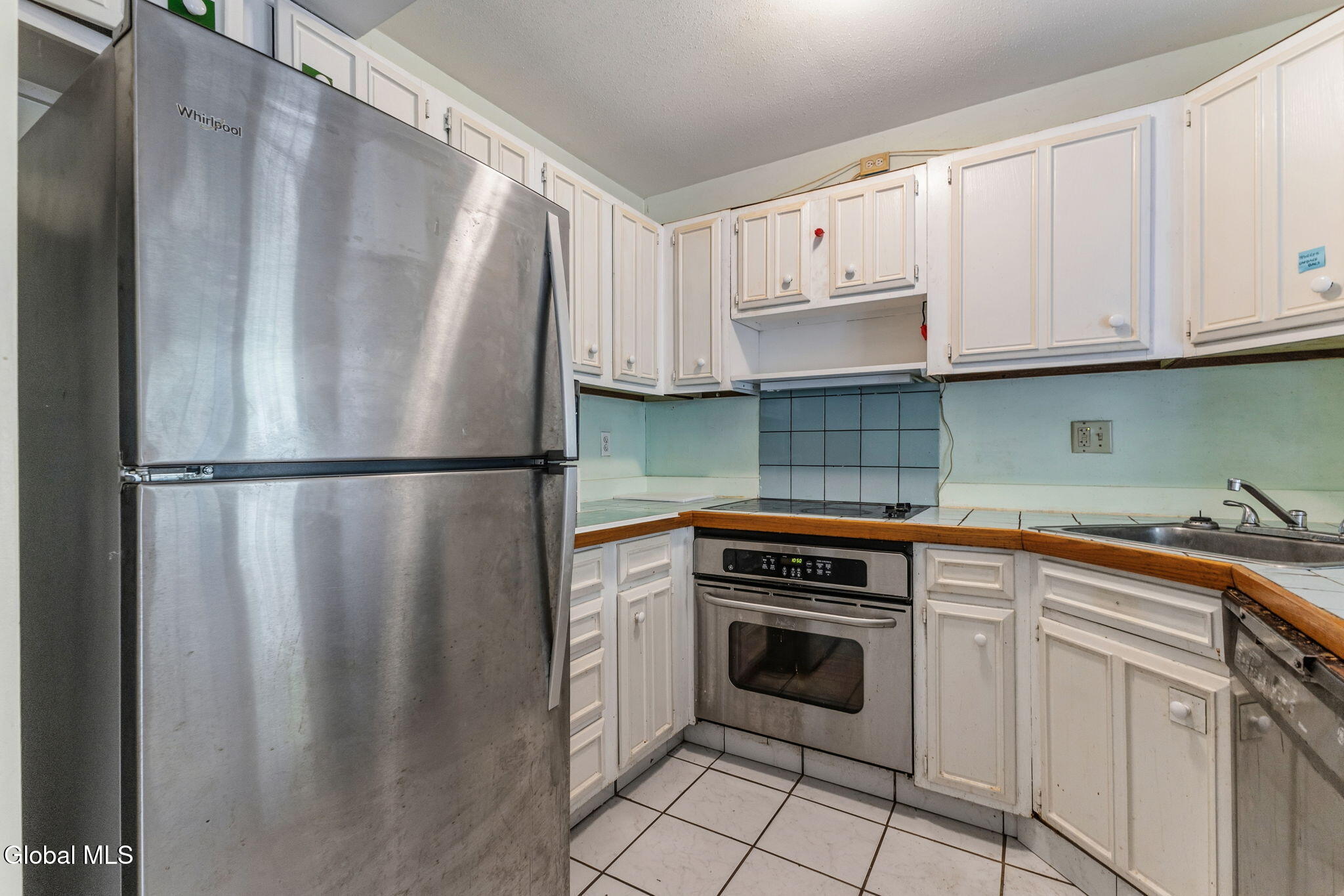 15 Kensington Square Cohoes NY 12047