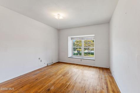 15 Kensington Square Cohoes NY 12047