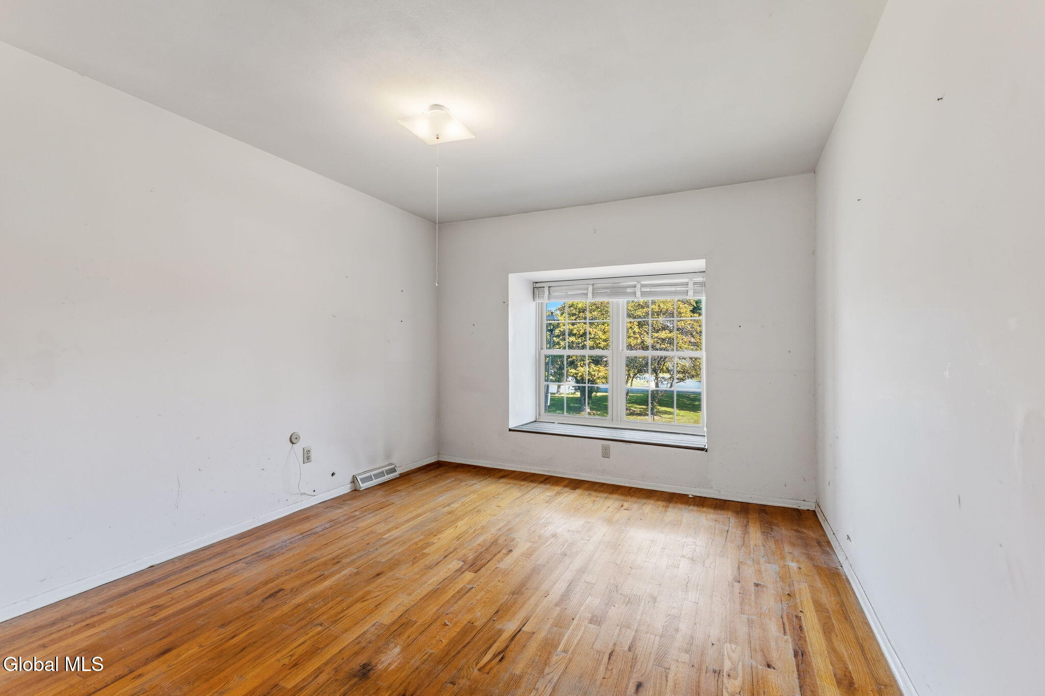 15 Kensington Square Cohoes NY 12047