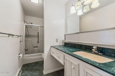 15 Kensington Square Cohoes NY 12047