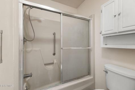 15 Kensington Square Cohoes NY 12047