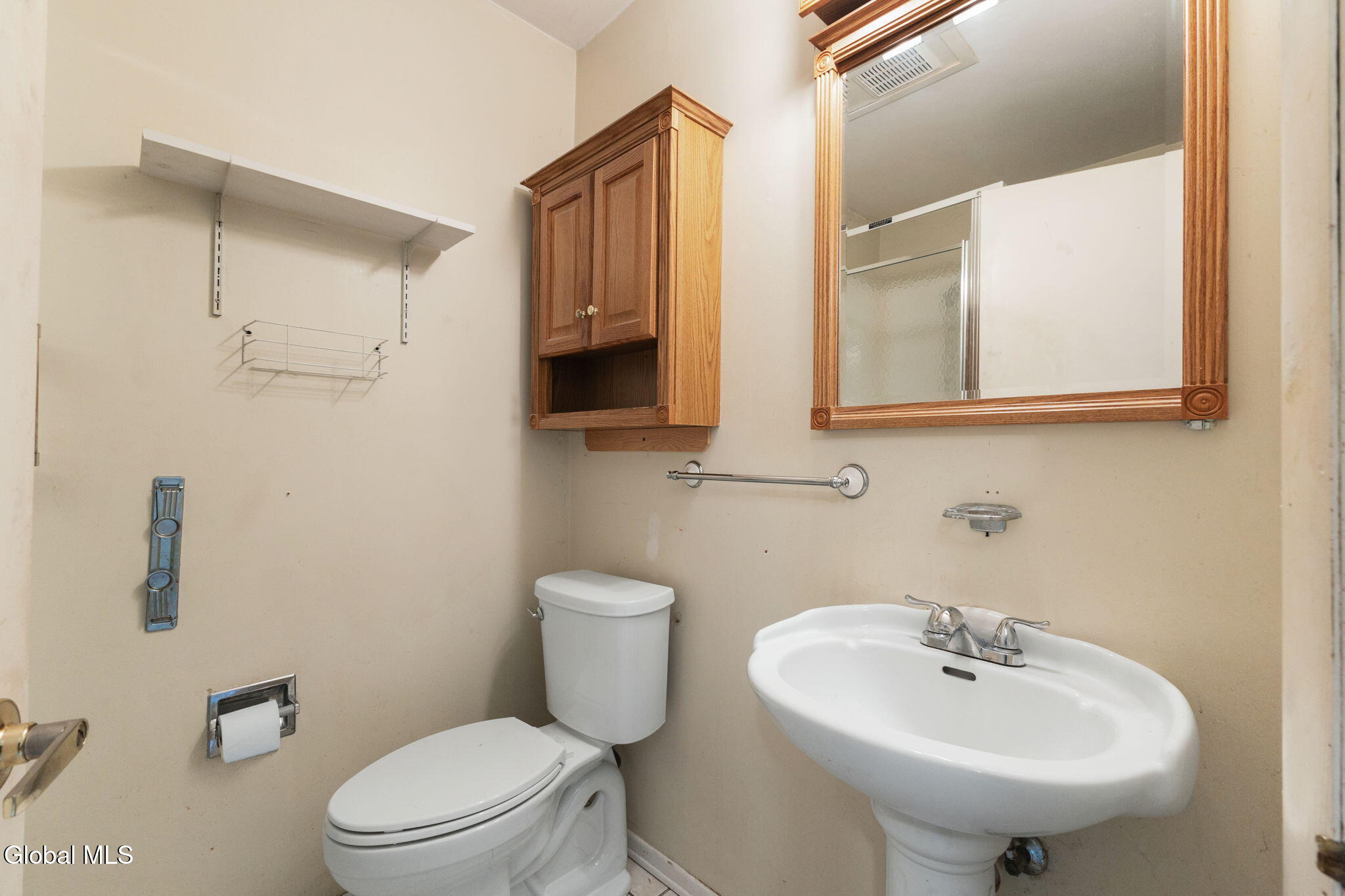 15 Kensington Square Cohoes NY 12047