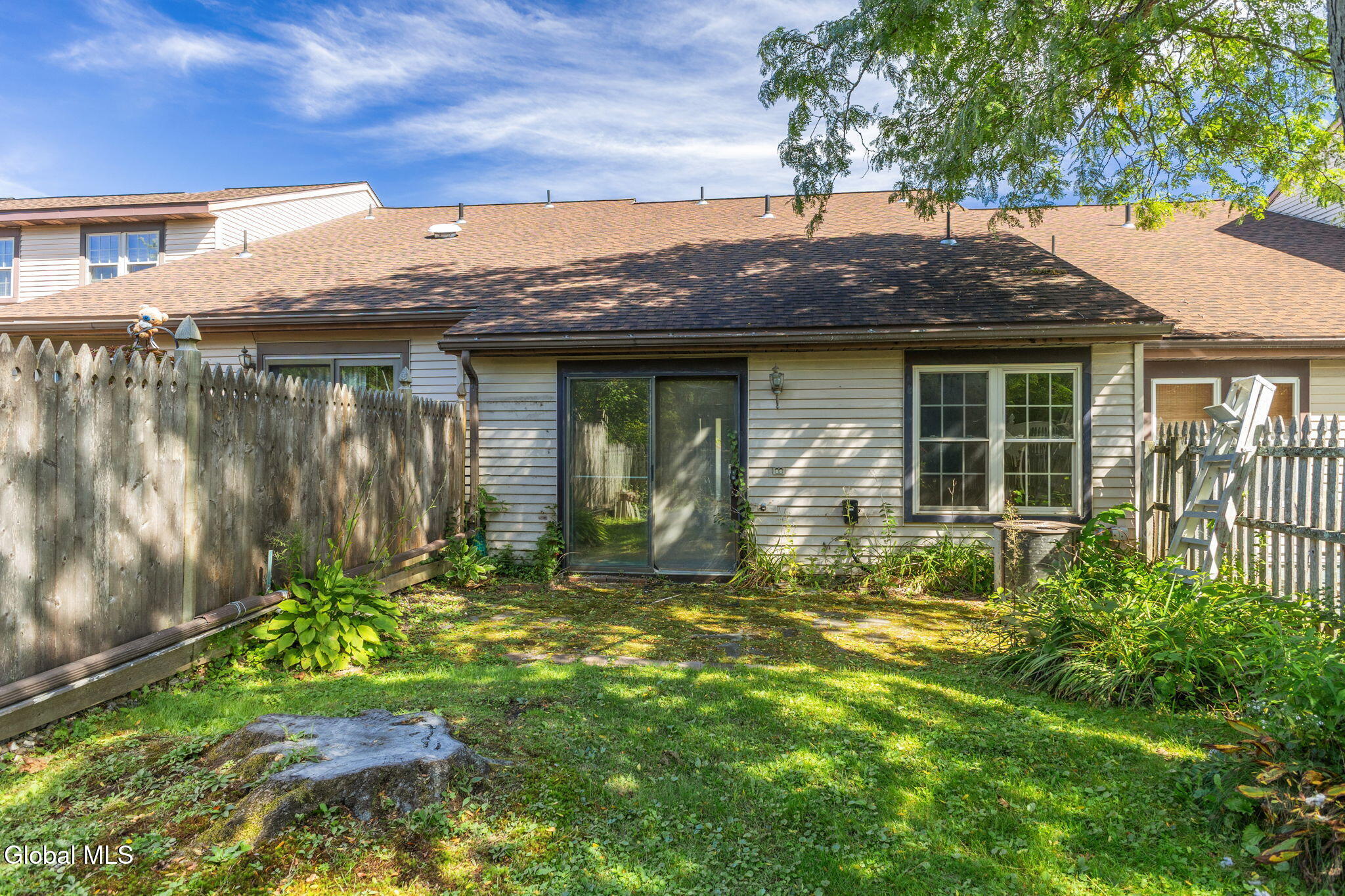 15 Kensington Square Cohoes NY 12047