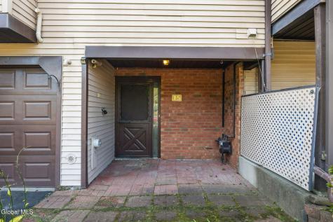 15 Kensington Square Cohoes NY 12047