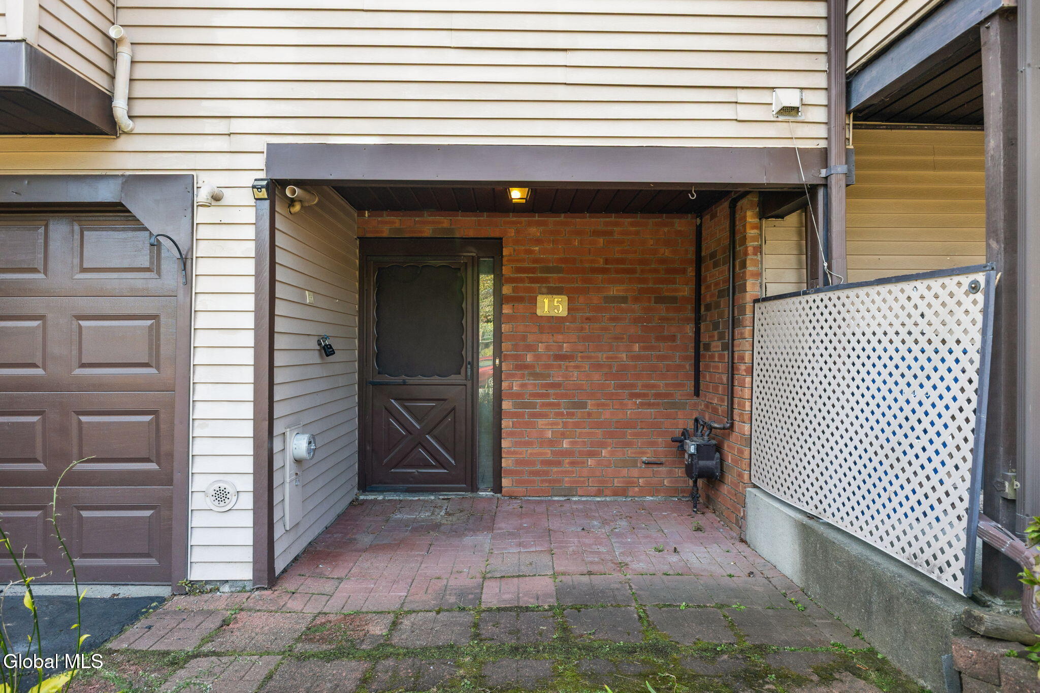 15 Kensington Square Cohoes NY 12047