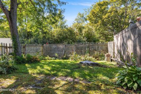 15 Kensington Square Cohoes NY 12047