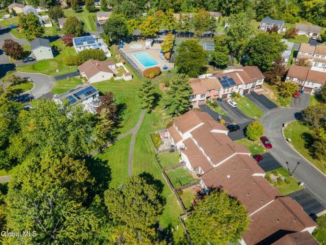 15 Kensington Square Cohoes NY 12047