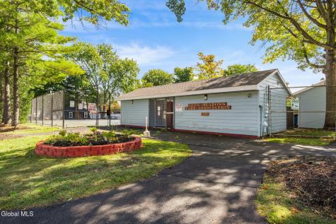 15 Kensington Square Cohoes NY 12047