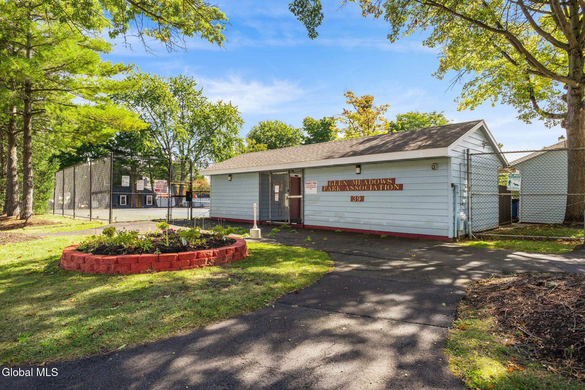 15 Kensington Square Cohoes NY 12047