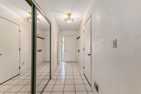 15 Kensington Square Cohoes NY 12047