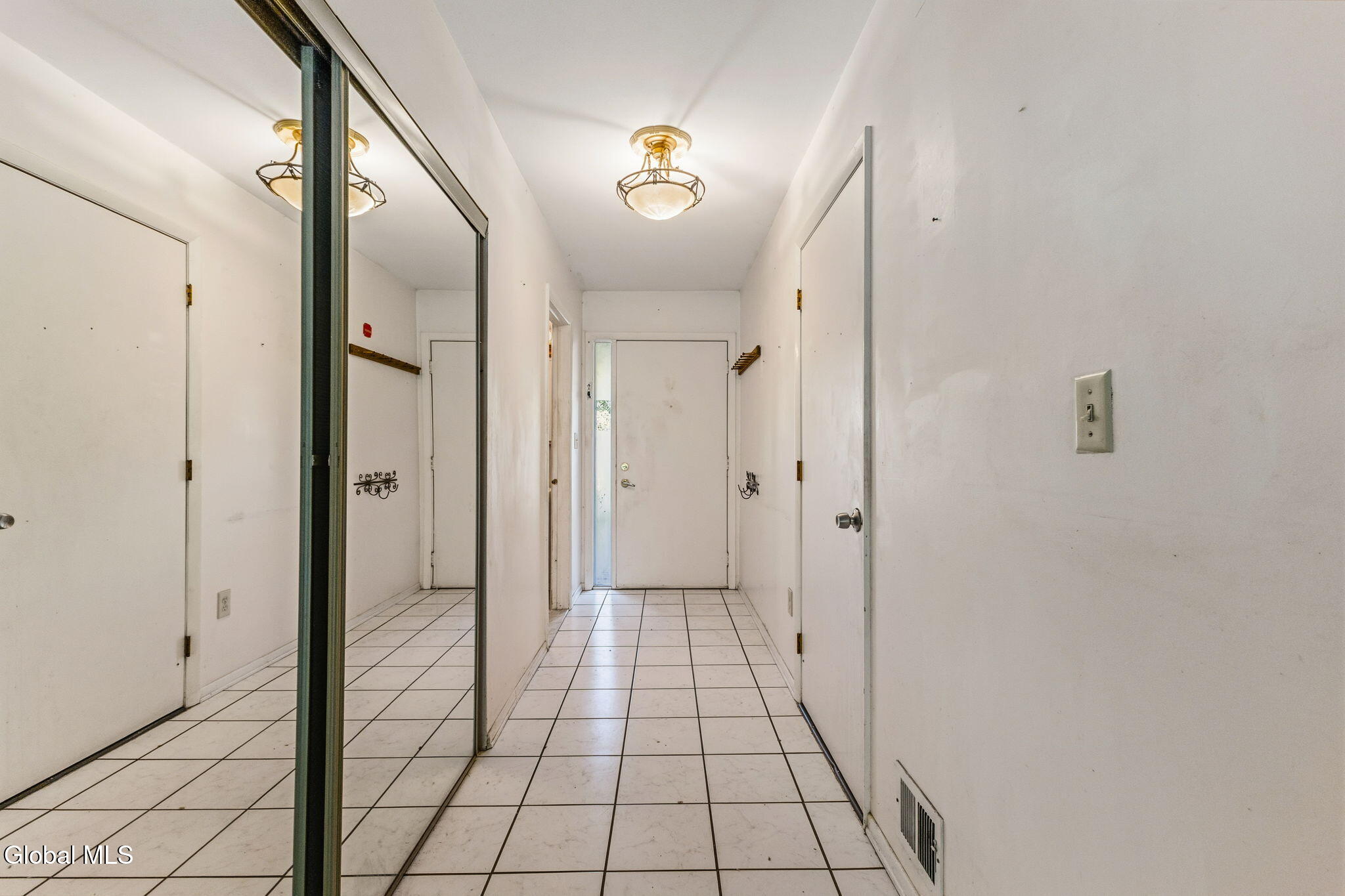 15 Kensington Square Cohoes NY 12047
