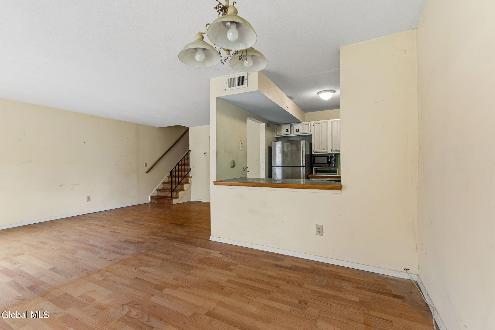 15 Kensington Square Cohoes NY 12047