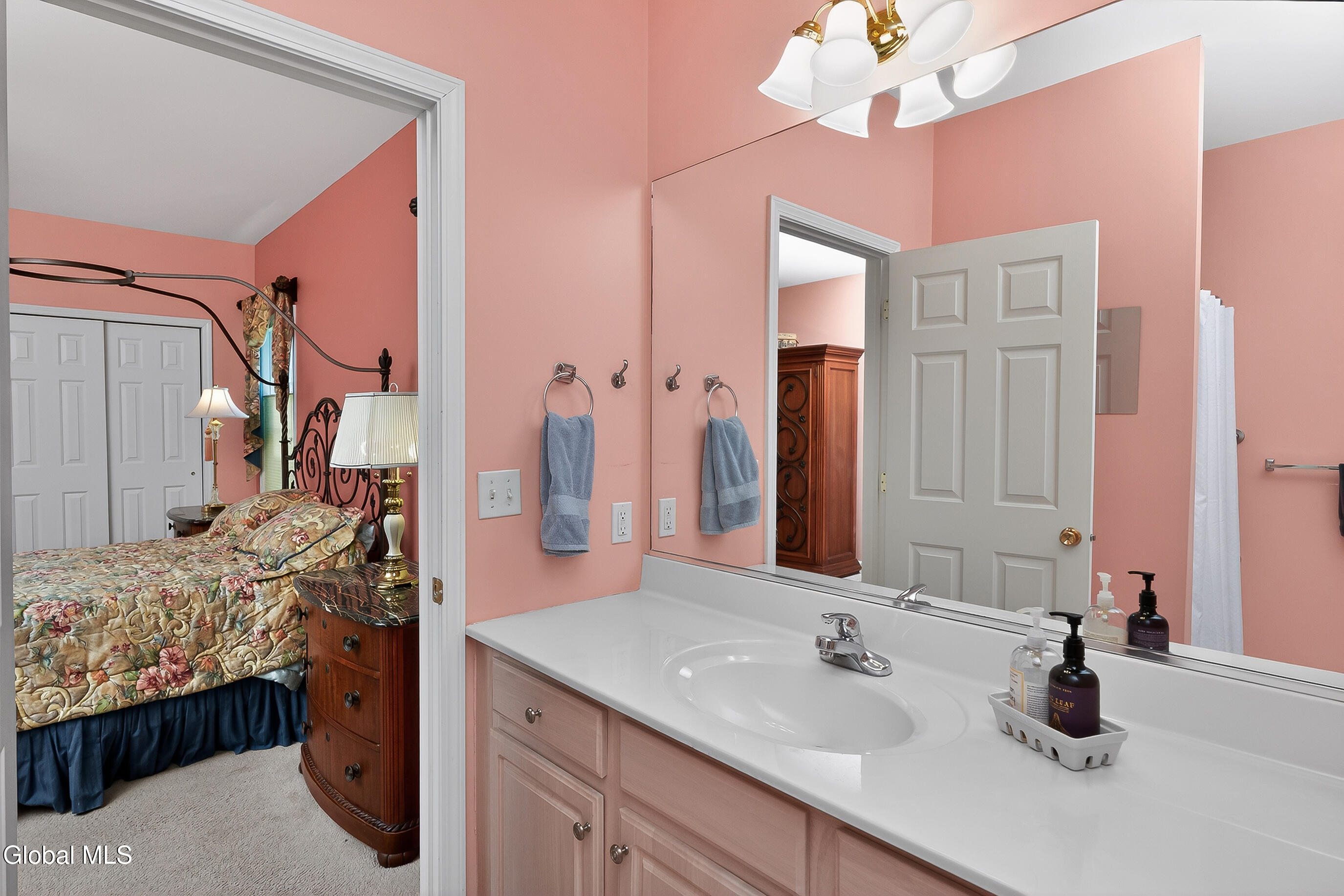 60 Oakmont Street Niskayuna NY 12309