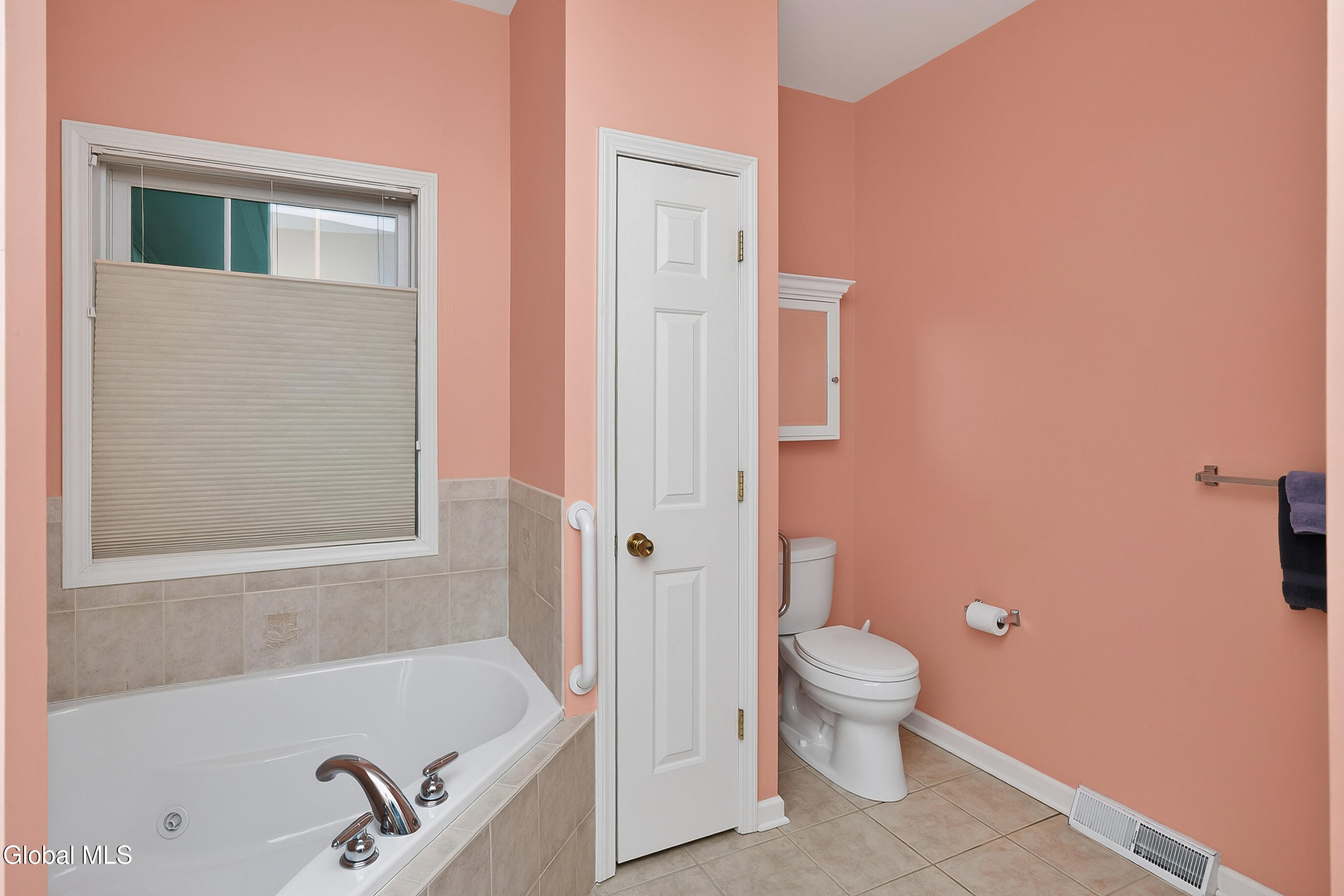 60 Oakmont Street Niskayuna NY 12309