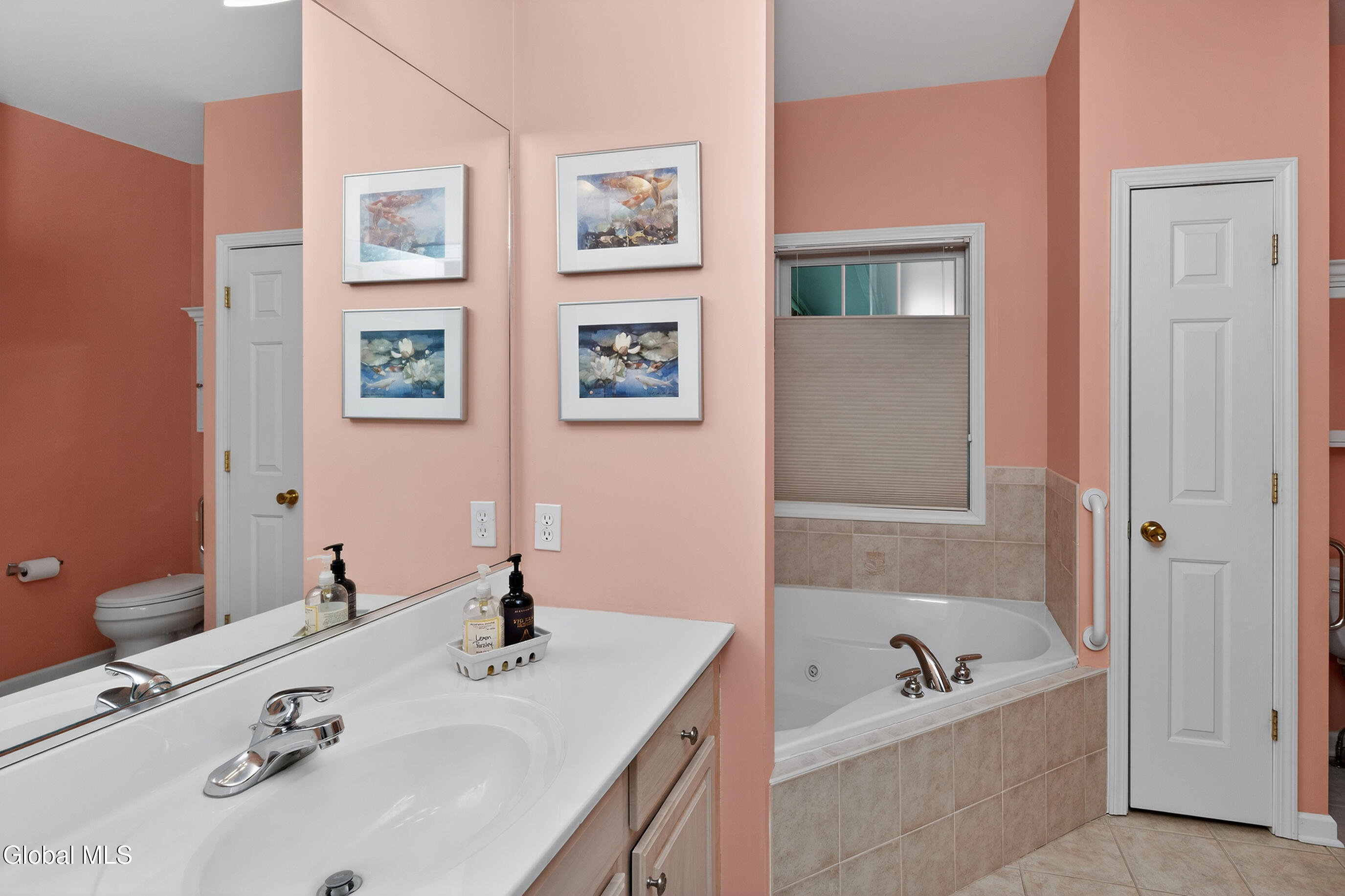 60 Oakmont Street Niskayuna NY 12309