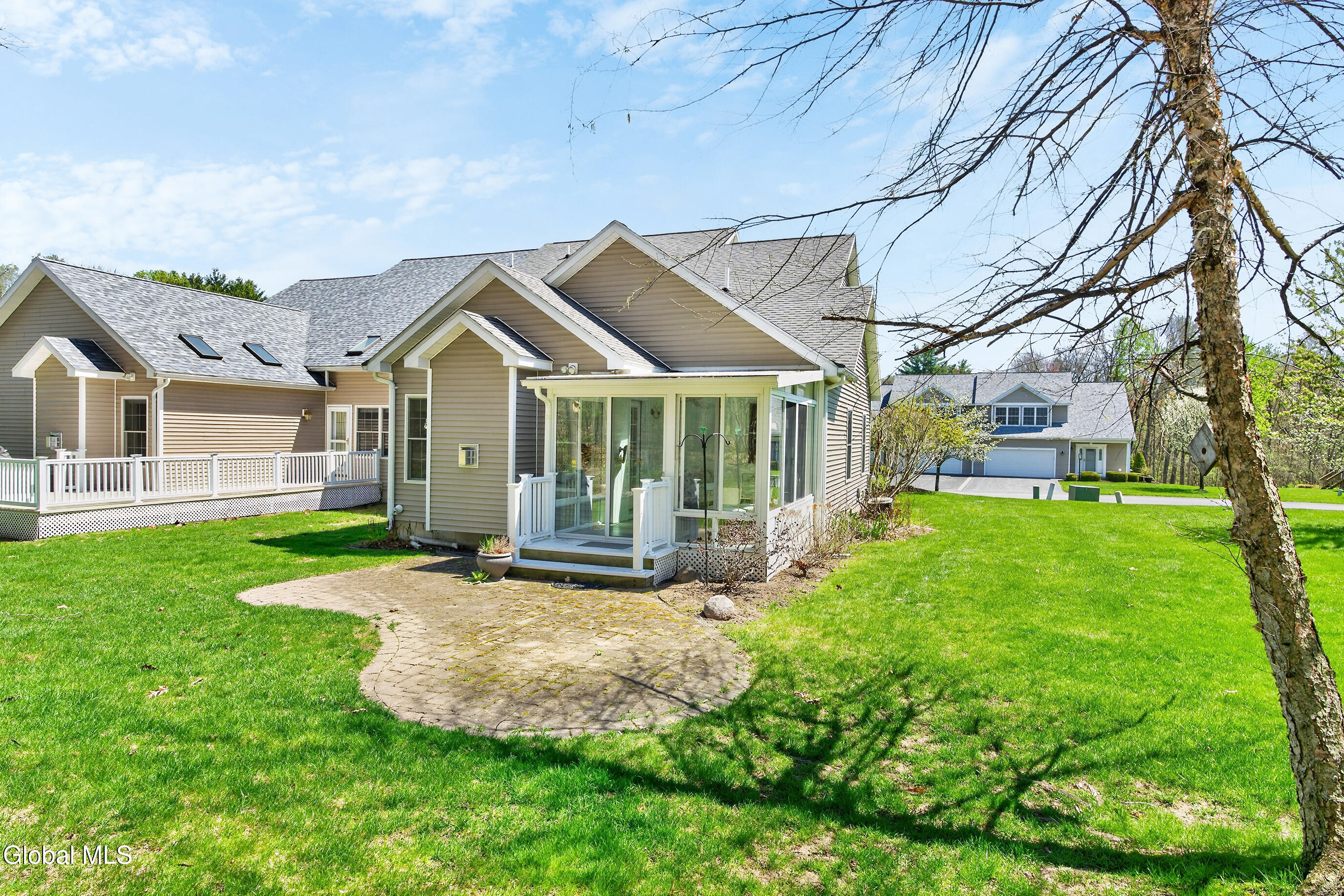 60 Oakmont Street Niskayuna NY 12309