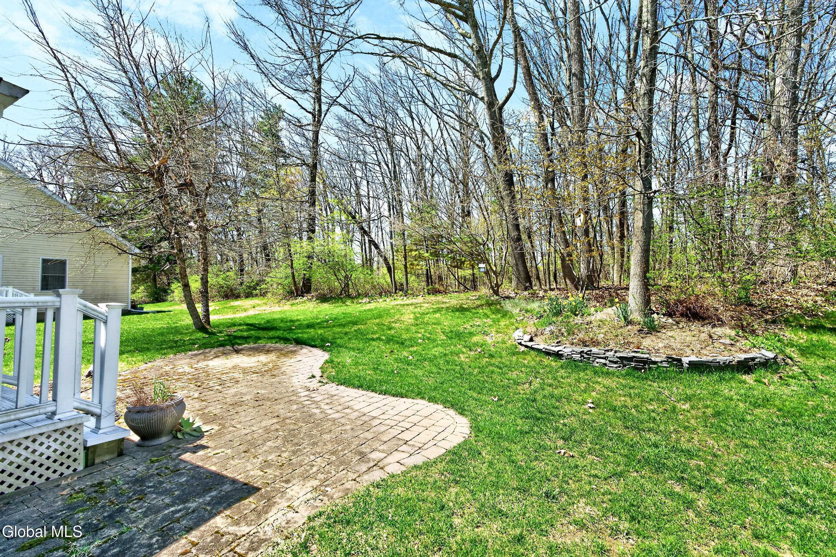 60 Oakmont Street Niskayuna NY 12309