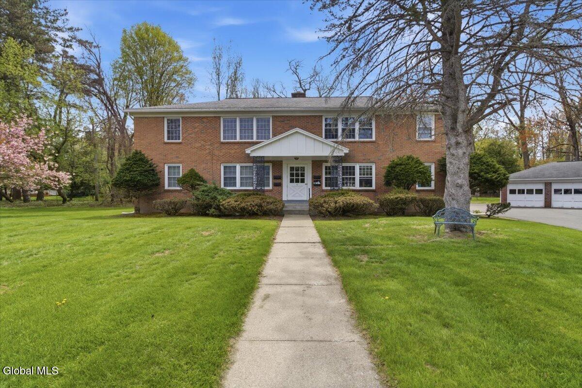 11 Kensington Court Delmar NY 12054