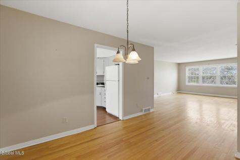 11 Kensington Court Delmar NY 12054