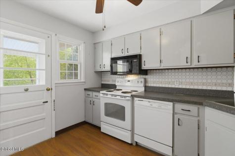 11 Kensington Court Delmar NY 12054