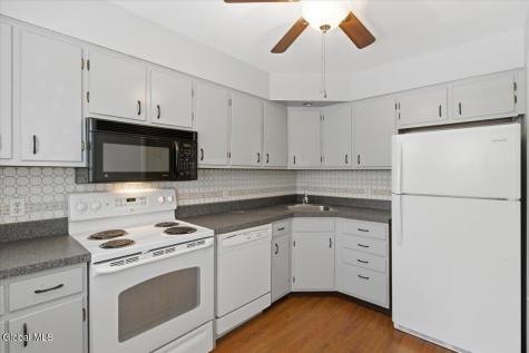 11 Kensington Court Delmar NY 12054