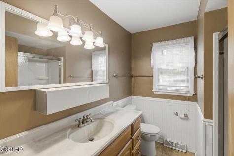 11 Kensington Court Delmar NY 12054