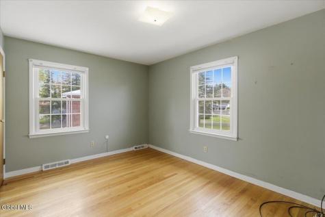 11 Kensington Court Delmar NY 12054