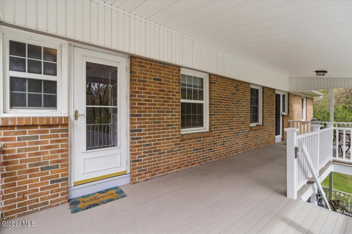 11 Kensington Court Delmar NY 12054