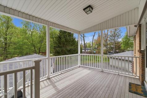 11 Kensington Court Delmar NY 12054