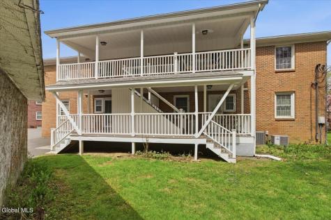 11 Kensington Court Delmar NY 12054