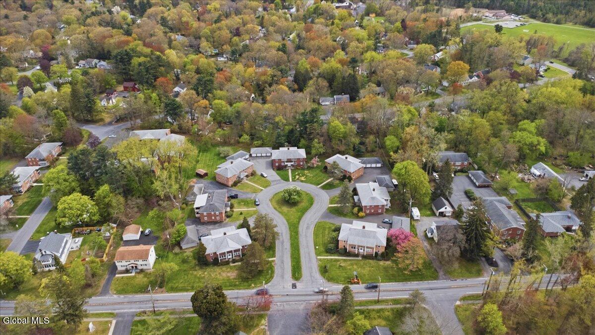 11 Kensington Court Delmar NY 12054