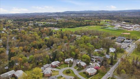 11 Kensington Court Delmar NY 12054
