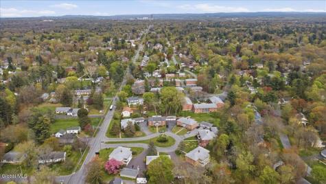 11 Kensington Court Delmar NY 12054