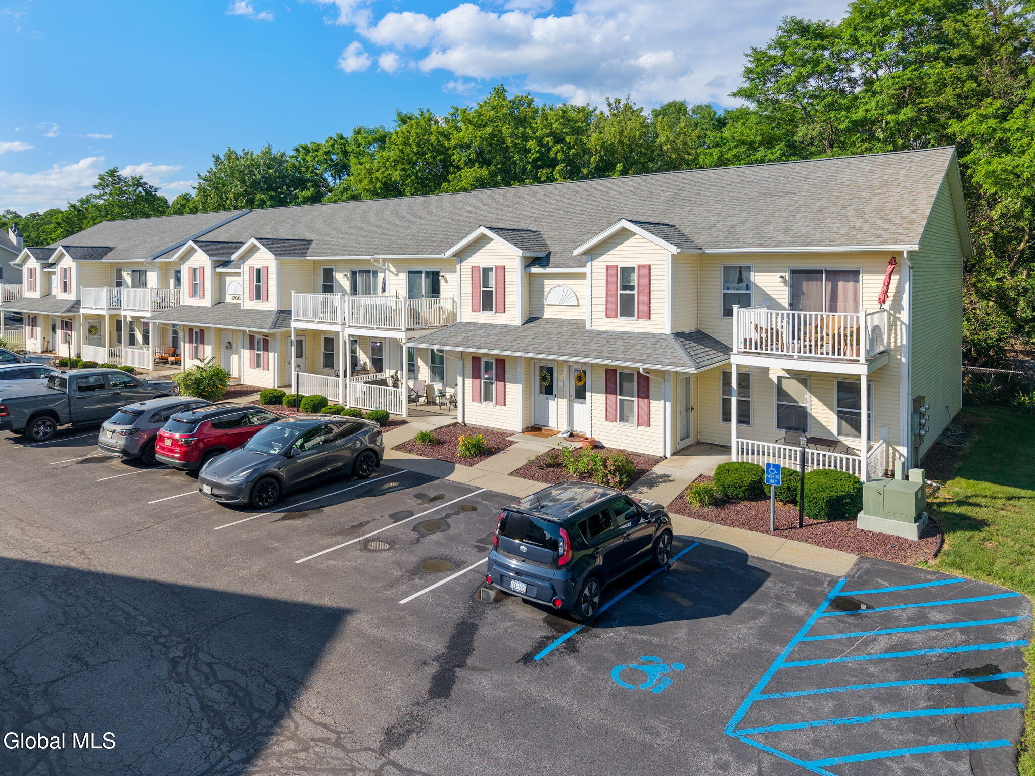 1710 Cambridge Manor Drive Schenectady NY 12302