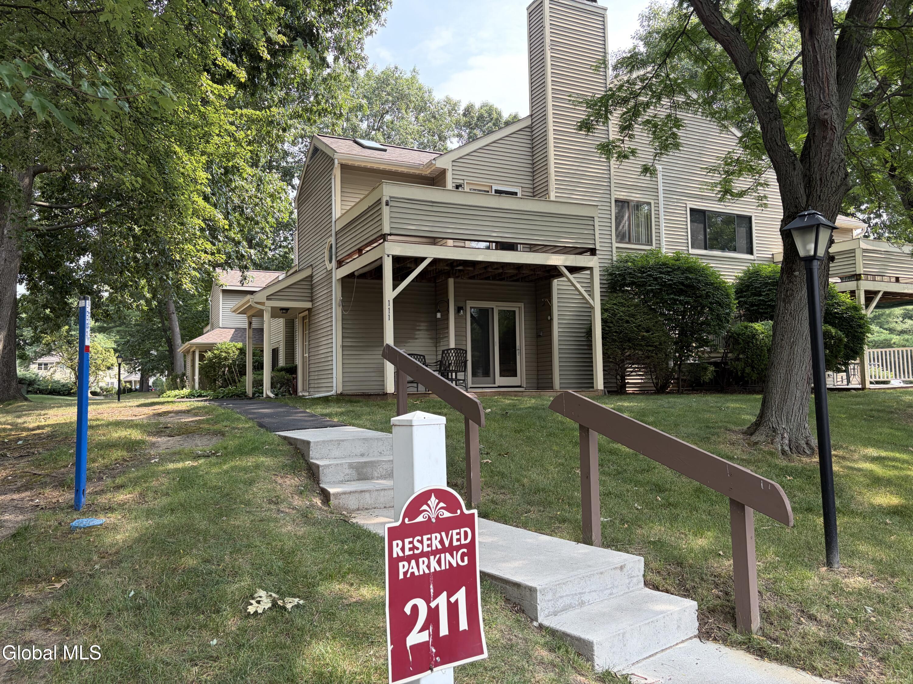 211 Grenadier Court Clifton Park NY 12065