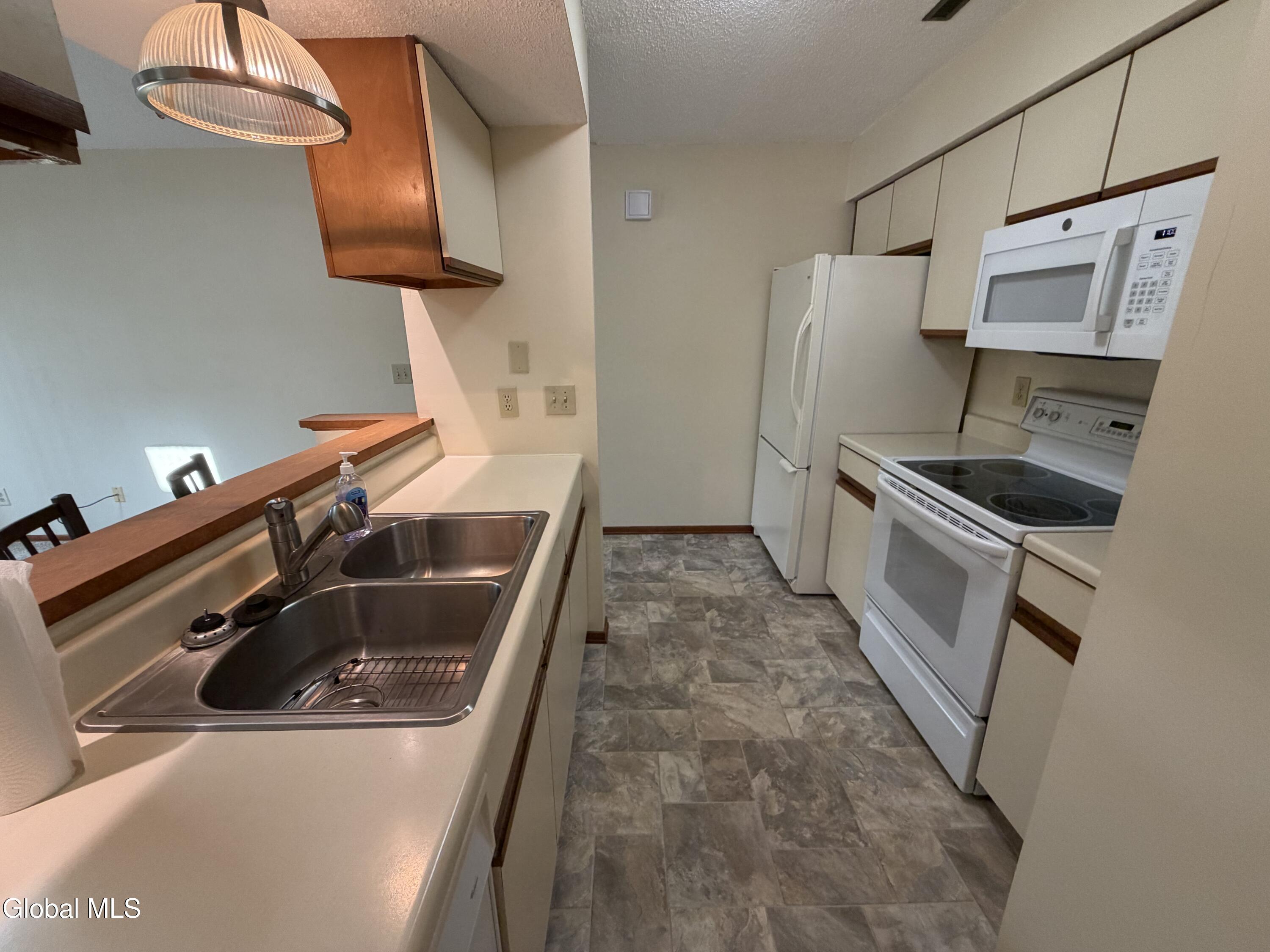 211 Grenadier Court Clifton Park NY 12065